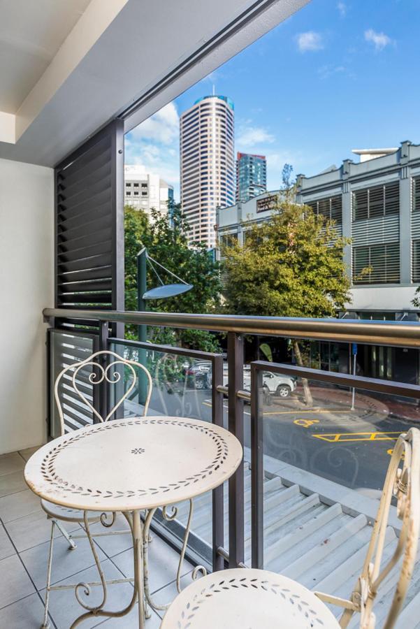 Corporate, Spacious Staycation - Sky Tower Views Auckland Exteriör bild